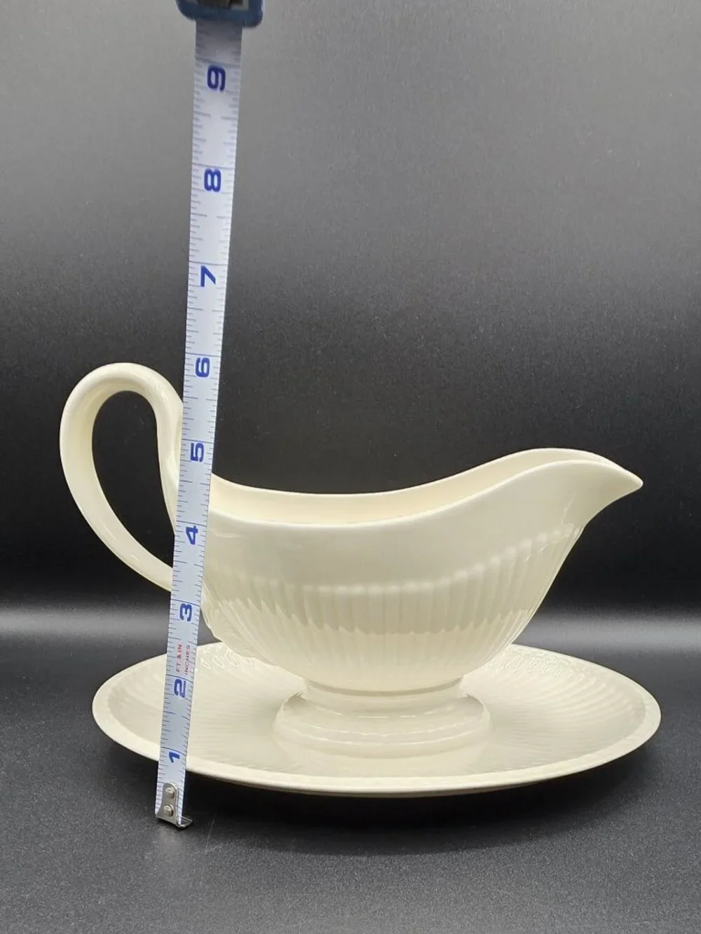VYG Wedgwood Edme Etruria & Barlaston Gravy Boat Sauce Bowl Attached Underplate